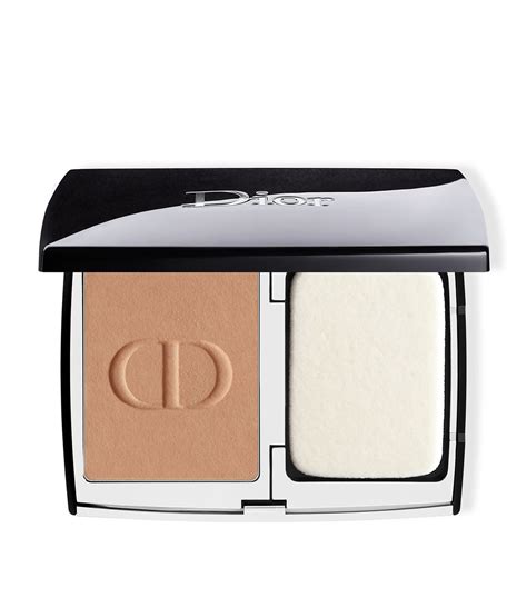 Dior Forever Natural Velvet.